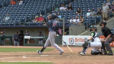 Lewin Diaz crushes his fifth homer of the season