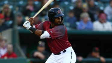 Avelino triples twice in series-opening victory over Bees