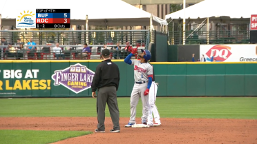 Lopez laces RBI double as part of 6-run inning