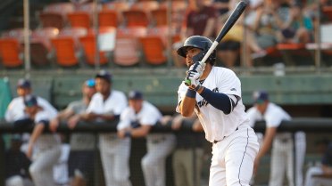 Brewers Hang On For 15-13 Win Over Voyagers