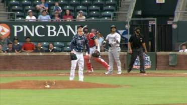 Yermín Mercedes clobbers a ball 462 feet.