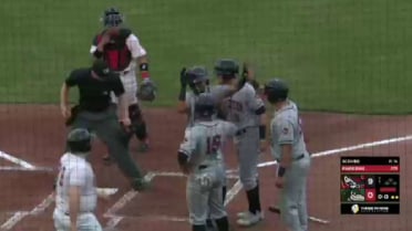 Arauz hits second River Bandits home run of inning
