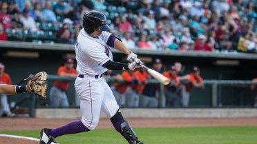 Dash smack 14 hits in second straight 9-2 win