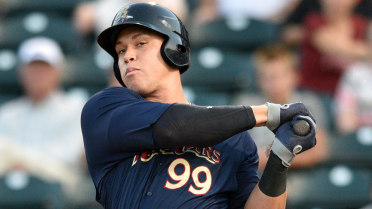 Judge homers off scoreboard in spring bow