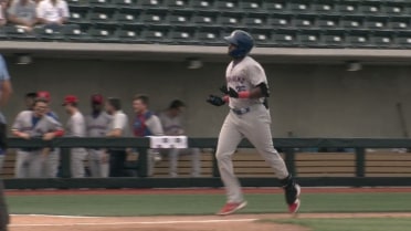Alexander Canario launches his 17th HR