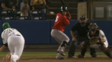Tzu-Wei Lin singles home a run in the 7th