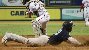 Somerset walks over Reading in series finale win