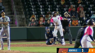Jones crushes walk-off slam for Hot Rods