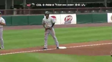 Clippers' Lindor rips two-run triple
