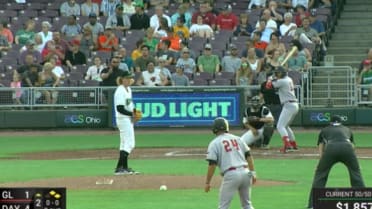 Loons' Vargas extends his hitting streak to 26 games