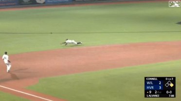 Volpe ends game with stunning play at shortstop