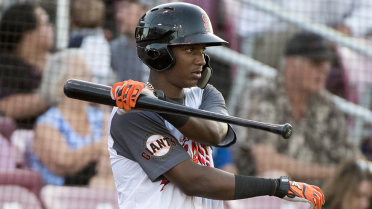 Giants' Luciano, Bishop land on IL
