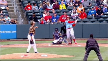 Baker hammers grand slam for Cardinals