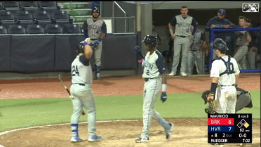 Brooklyn's Mauricio clubs 19th home run