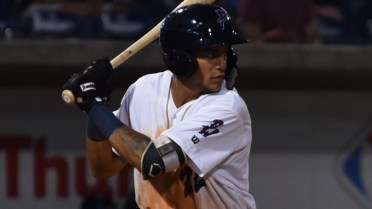 Siri helps Estrellas to series lead in Finals