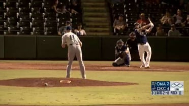 Dodgers' Garlick's solo dinger