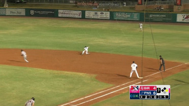 Gore makes diving snag to secure double play