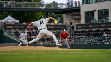 'Jackets' Corry runs shutout streak to 32
