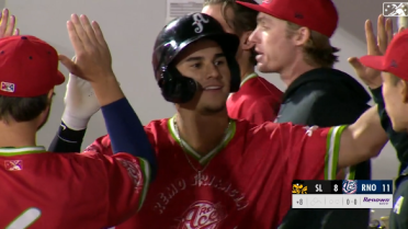 Thomas homers in fourth straight game