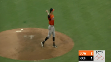 Bowie's Herb snags comebacker with bare hand