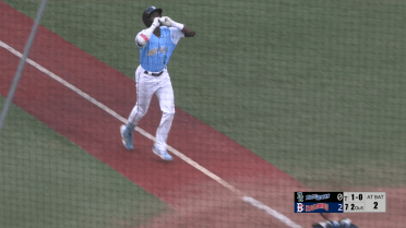 Mauricio rockets 18th homer 404 feet