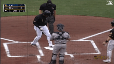 Adell clubs his 20th with Bees
