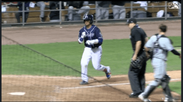 Moreno cracks towering grand slam