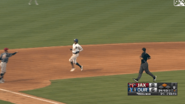 Bulls' Lowe steals his 20th base of the year