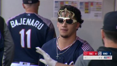 Alek Thomas hits a leadoff homer