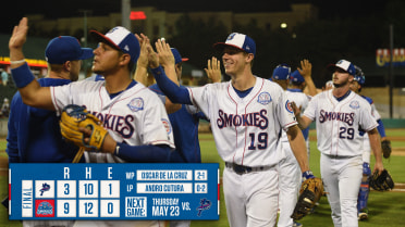 Smokies Open Up Home Stand With 9-3 Win Over Blue Wahoos