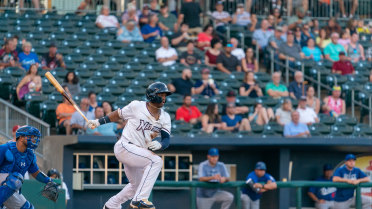 Texas notes: Lee lighting up the basepaths