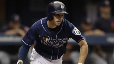 Lowe produces in spades in Rays' win