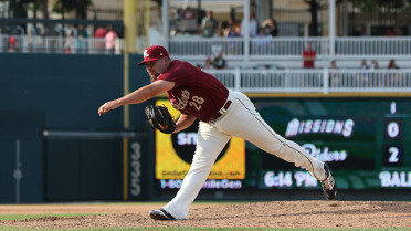 Stout pitching helps Riders hold off Hooks 4-3