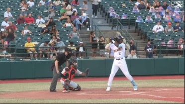 Mauricio delivers an RBI triple for Brooklyn
