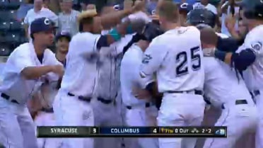 Clippers' Naquin hits walk-off shot