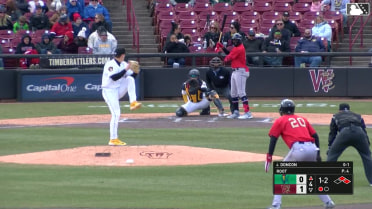 Rayne Doncon's three-run homer