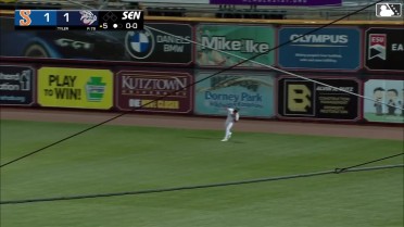 Gabriel Rincones Jr. throws a runner out at second