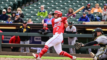 Bats Blister Redbirds in 13-4 Rout