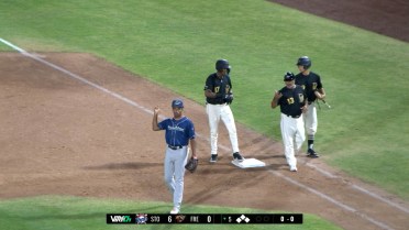 Kelvin Hidalgo singles to right in Single-A debut