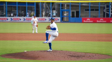 Late Lead Slips Away as Jays Drop Opener to Threshers