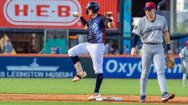 Hooks Show Force with 12-Hit Attack