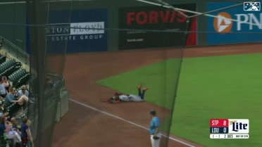 Austin Martin makes a diving catch in the 5th