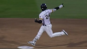 Ralphy Velazquez's two-homer four-RBI game