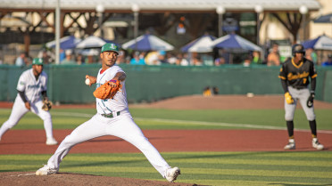 Tortugas Break Open Tight Game in Sixth, Win Fourth in a Row