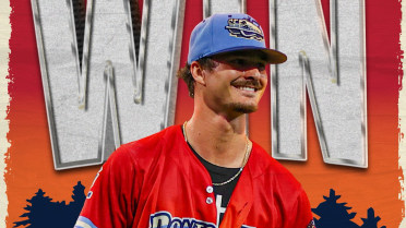 Hope Homers as Pontooners Sink Sky Carp 7-2, Great Lakes Win Seventh Straight
