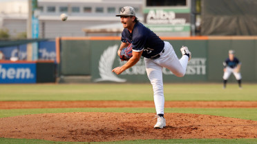 File Solves Hooks, Travs Pull Even