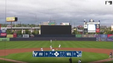 Seaver King's dazzling barehanded play