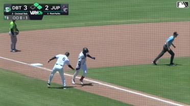 Andres Valor swats a three-run home run