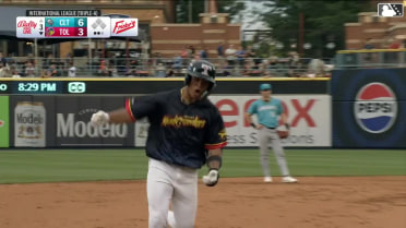 Hao-Yu Lee swats his sixth homer of the season