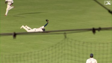 Sandro Fabian makes a great diving catch 